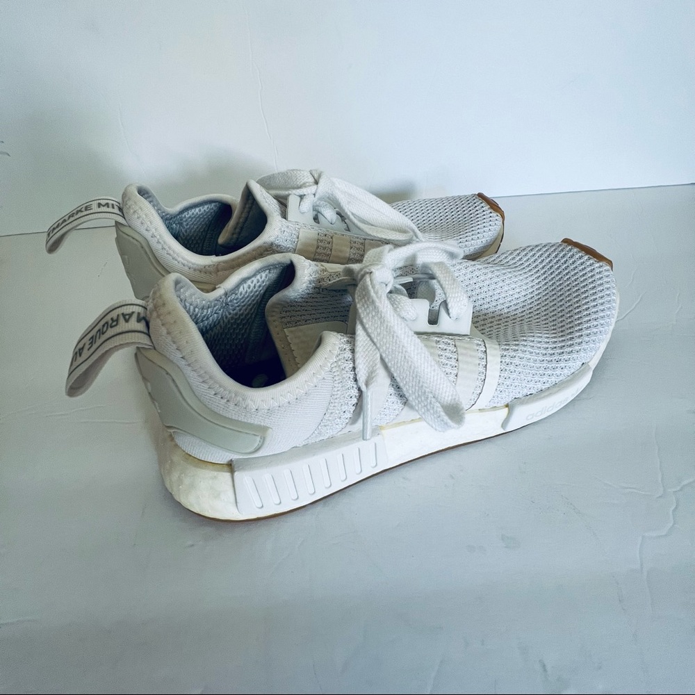 Adidas men White running shoe size 7 women size 8